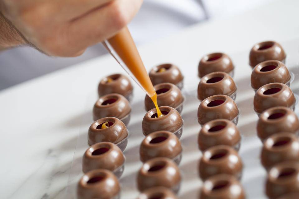 Join us for 2 days to learn the fundamentals of working with chocolate!