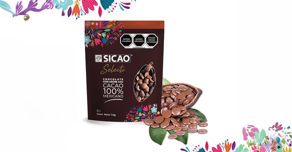 Chocolate con leche 44% cacao, con un sabor intenso a cacao con notas dulces, que es además cremoso y lácteo.