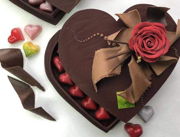 heart shaped chocolate boxes
