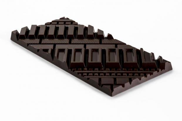 dark chocolate urban style bar
