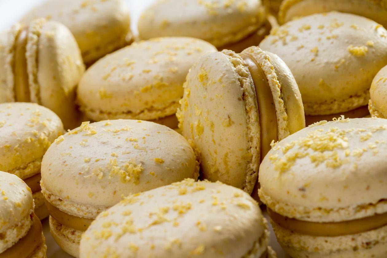 Zephyr Caramel Macarons