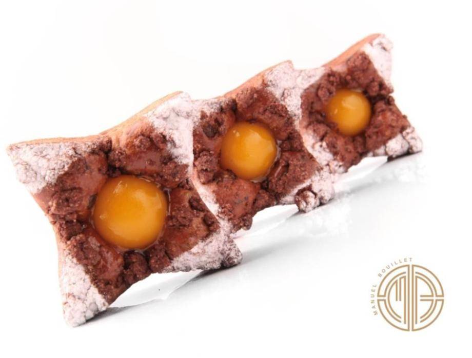 Chocolate & Passion fruit brioche