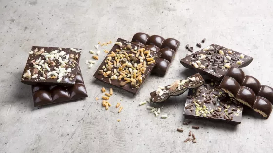 Dark chocolate tablets with different textural inclusions