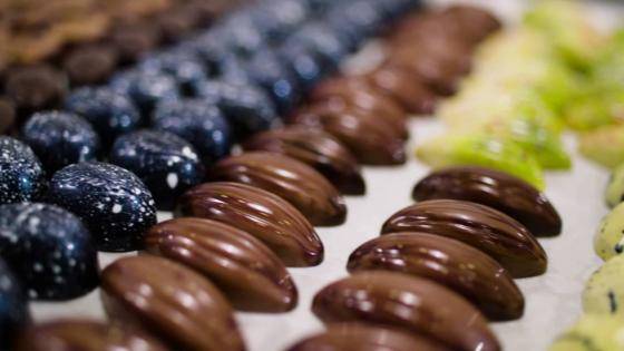 COMMENT TEMPÉRER DU CHOCOLAT À LA TEMPÉREUSE ?